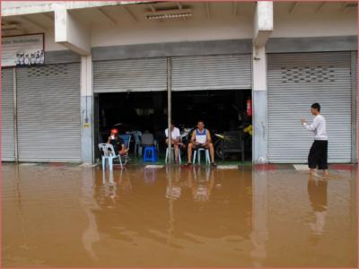 สถานการณ์น้ำท่วมช่างยนต์ 2554